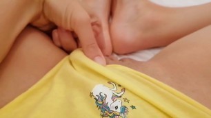 Perfect masturbation – very Wet Pussy in Cute Panties