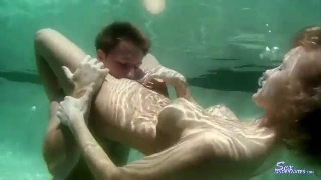 sex underwater. Anyone know her name?